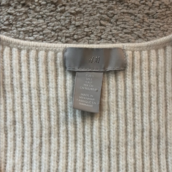 *NWOT* H&M Off-White Ribbed Sweater - Picture 2 of 3